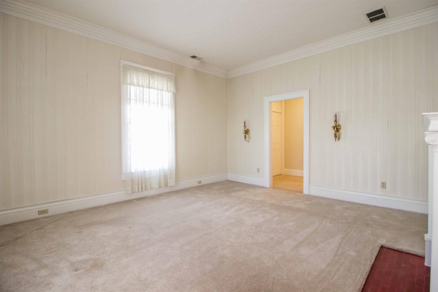 608 Elizabeth Ct
