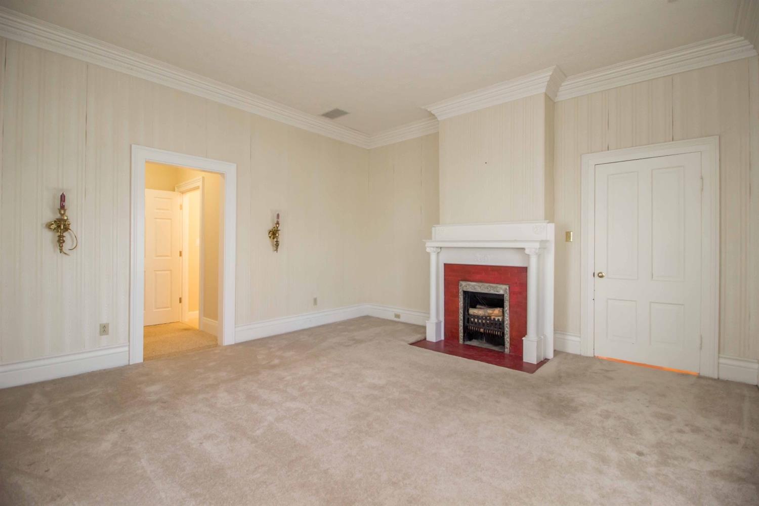 608 Elizabeth Ct