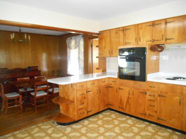 109 W Broadway St