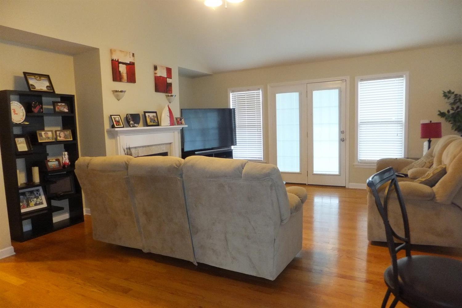 511 Applewood Ln