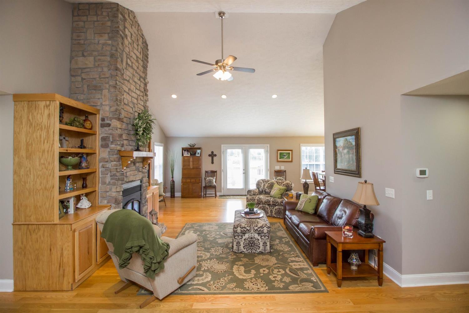 115 Whispering Hills Dr
