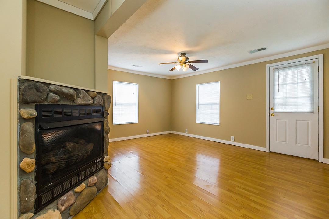 1039 Mae Stephens Rd