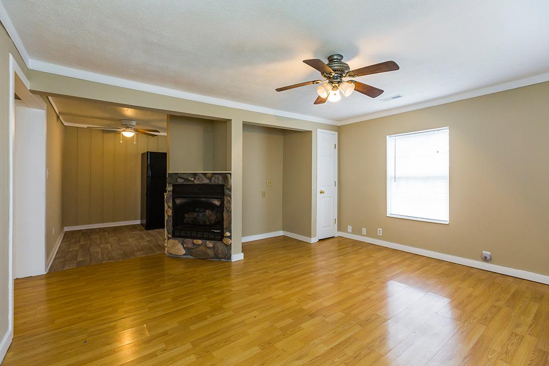 1039 Mae Stephens Rd