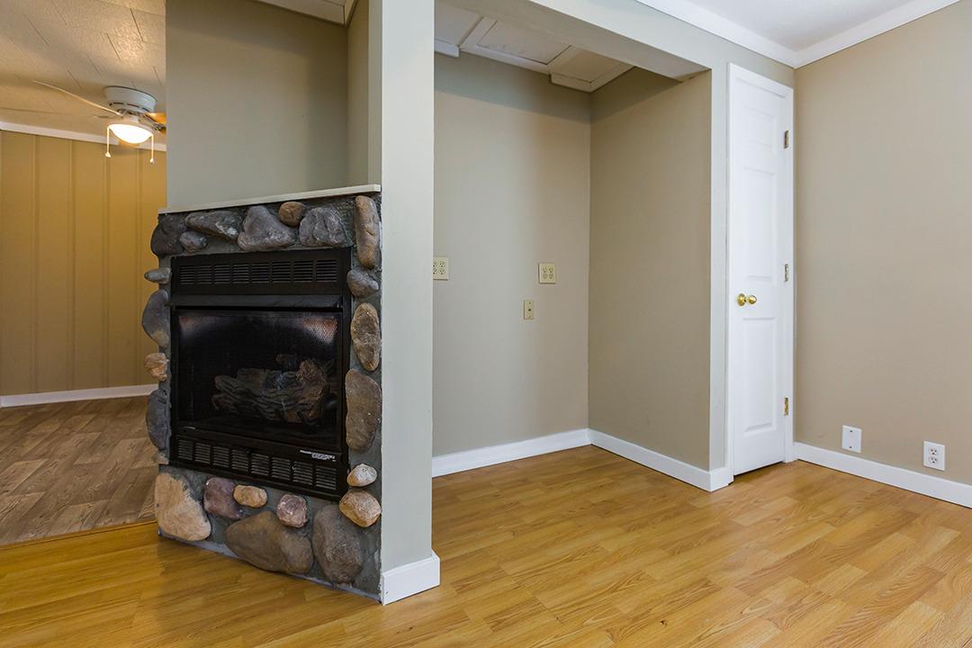 1039 Mae Stephens Rd