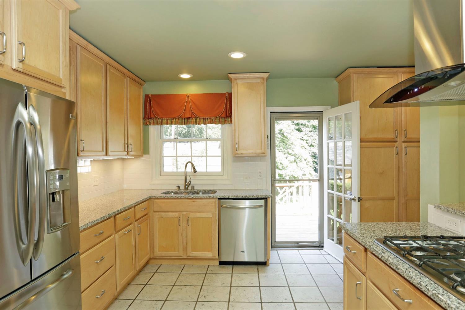 425 Hart Rd