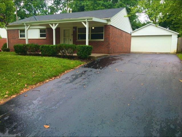 864 W High St