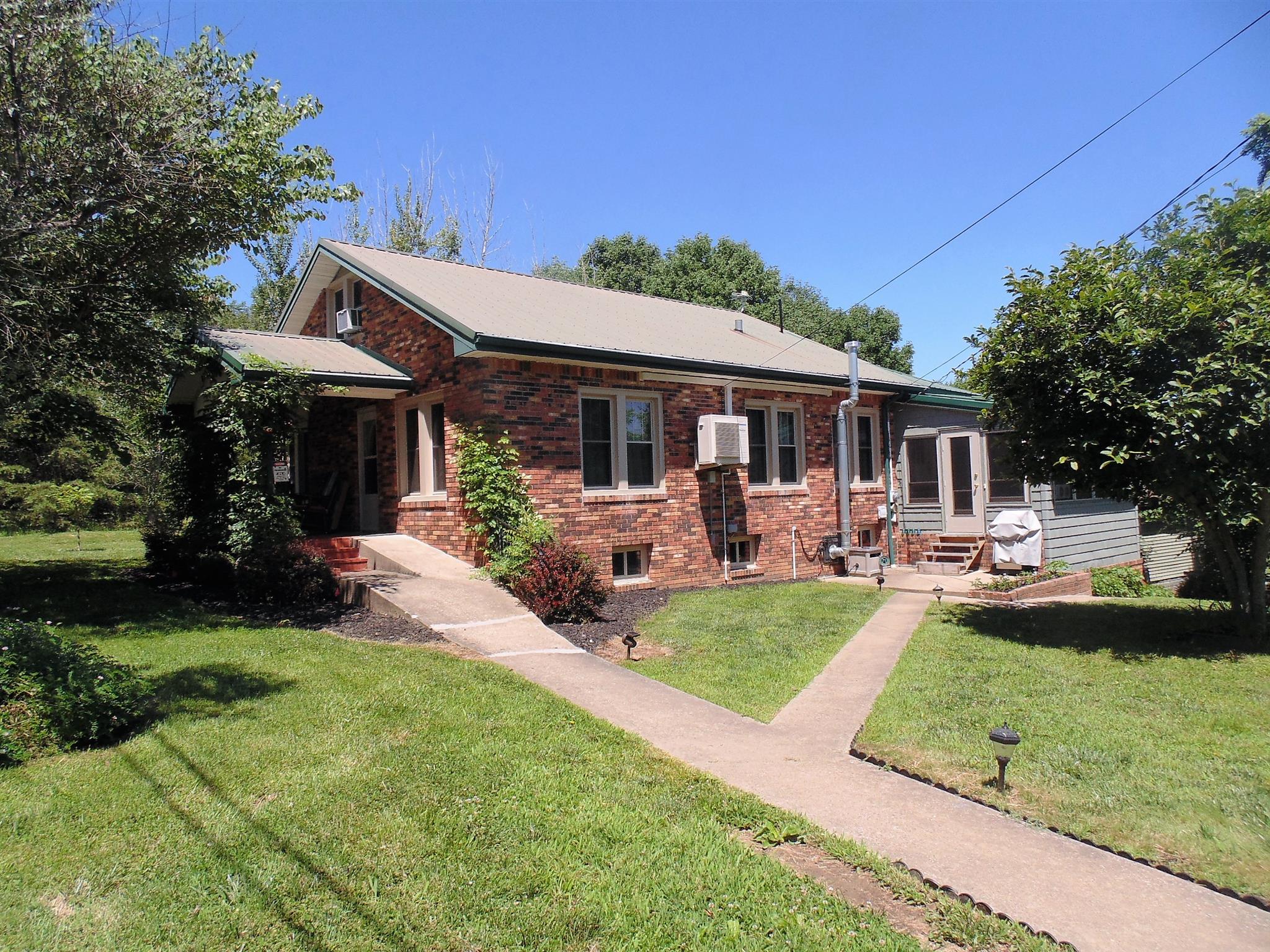 For Sale: 16507 Dawson Rd Dawson Springs, KY 42408