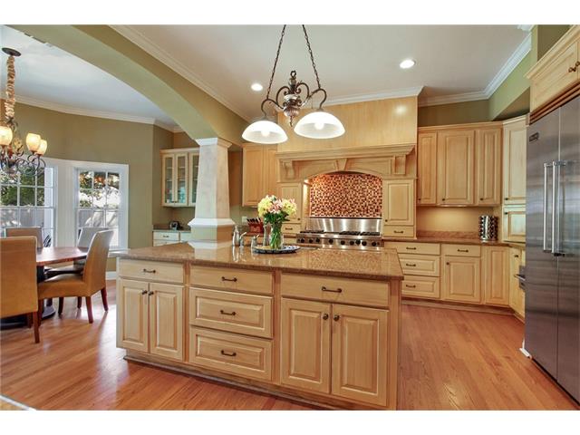 216 W Livingston Pl