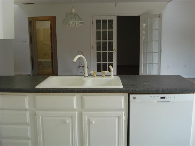 For Sale: 4129 Loire Dr #APT D Kenner, LA 70065