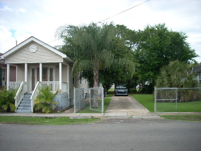 For Sale: 2829 Annette St New Orleans, LA 70119