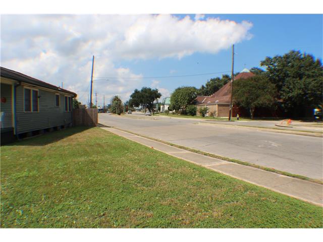5229 Marigny St