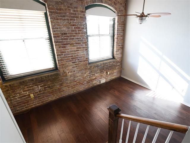 1107 S Peters St #512