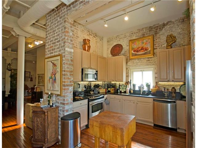 1000 St Charles Ave #2E