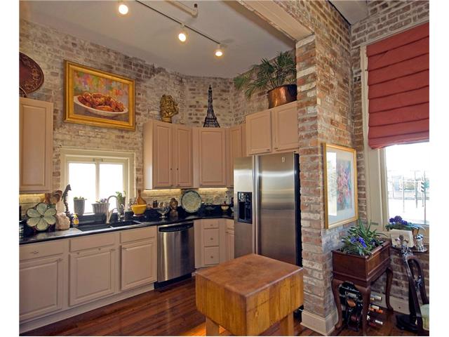 1000 St Charles Ave #2E