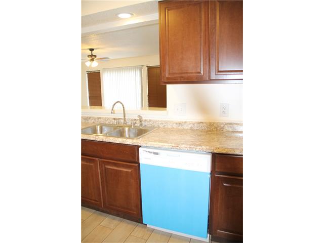 For Sale: 200 Cypress Grove Ct #APT 77 New Orleans, LA 70131