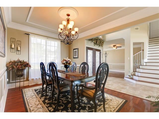 11 Mission Hills Dr