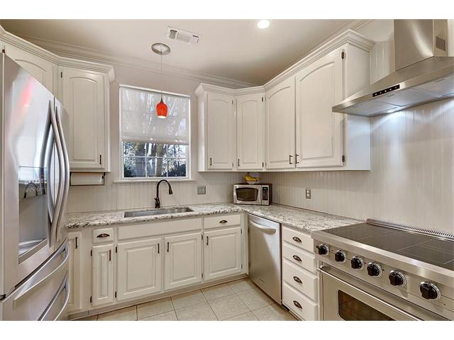 918 Beau Chene Dr