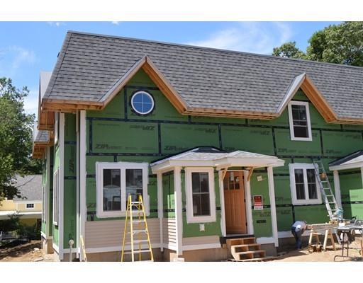 221 Lincoln Ave