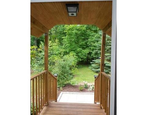 7 Rocky Brook Dr
