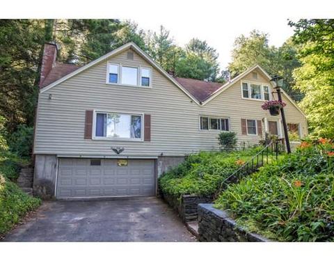 7 Rocky Brook Dr