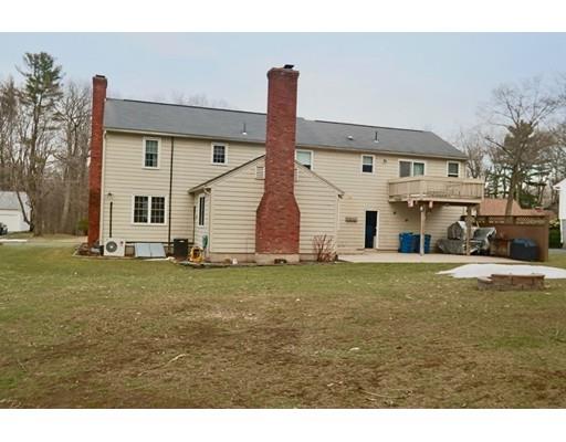 111 Hillcrest Cir