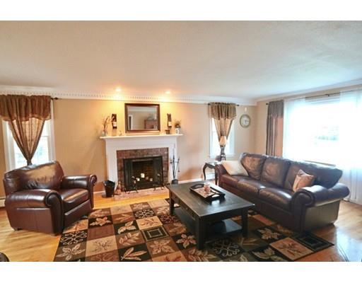 111 Hillcrest Cir