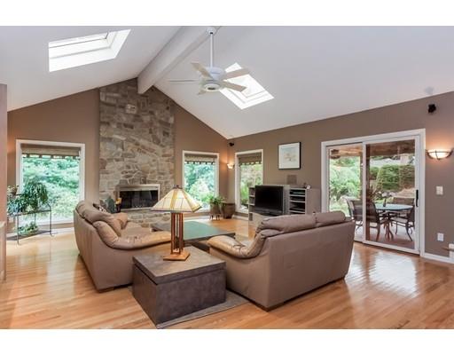 85 Tennyson Dr