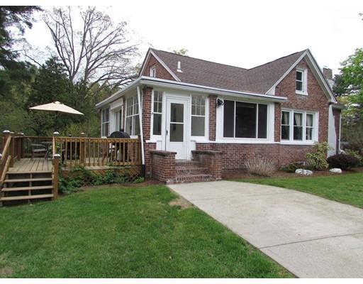 26 Meadowbrook Rd