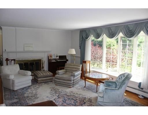 23 Warfield Rd