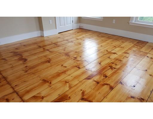 32 Pinebrook Ln