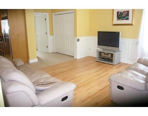 4 Blossom Tree Dr #4