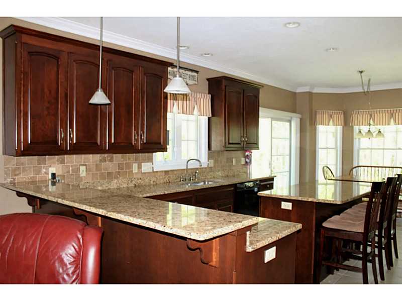 40 Acorn Dr
