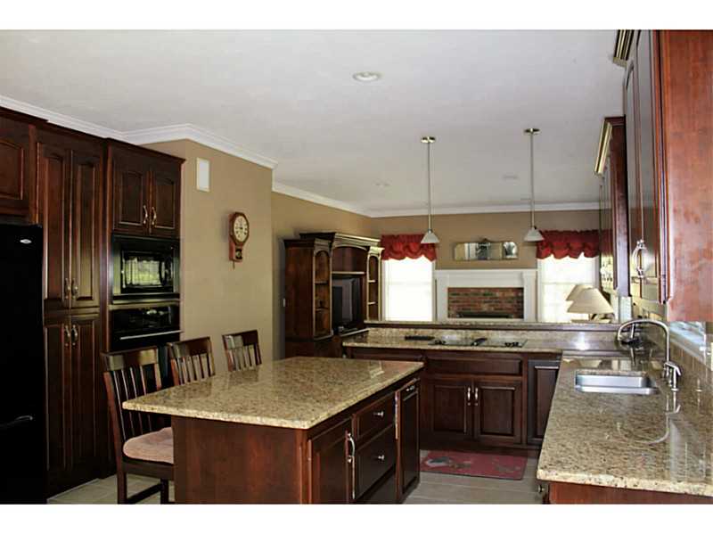 40 Acorn Dr