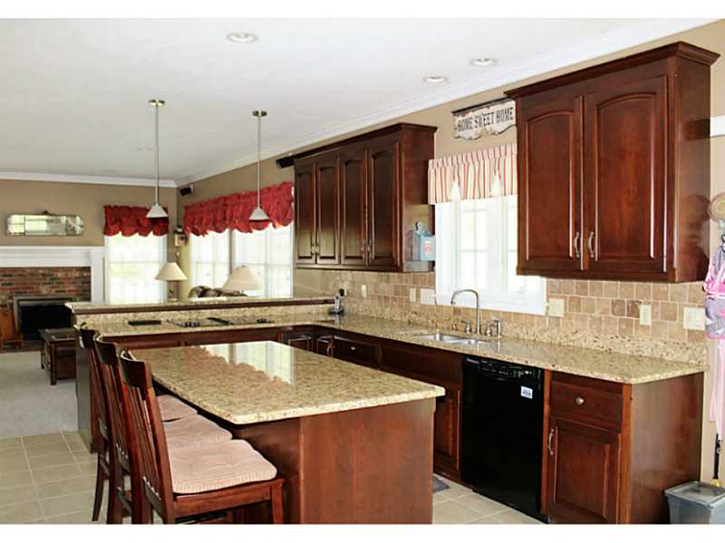 40 Acorn Dr