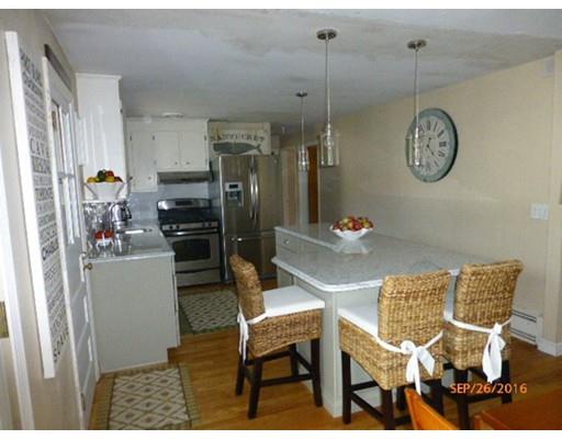 76 Newton Ave N