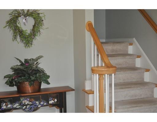 6 Hillside Dr