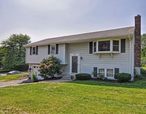 32 Country Club Ln #B