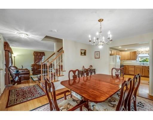 11 Middle Rd