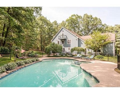 10 Bishop Ln