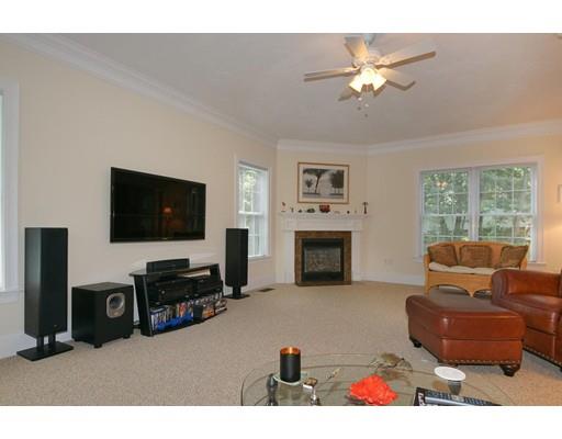 6 Holly Dr