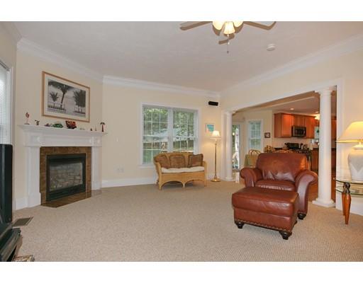 6 Holly Dr