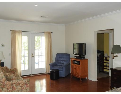190 Chickering Rd #208D