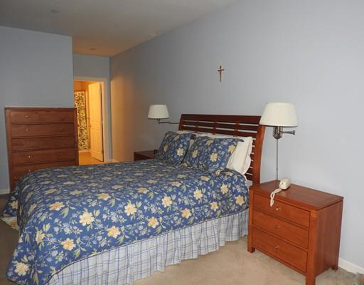 190 Chickering Rd #208D