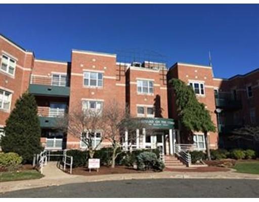12 Chancery Ct #208