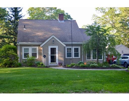 51 Greenhood St
