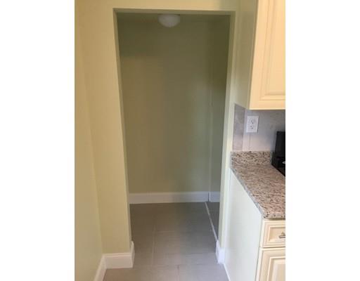 71 Emmett St