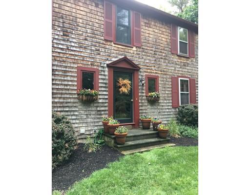205 Riverside Cir