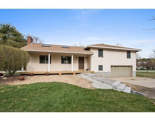 205 Riverside Cir