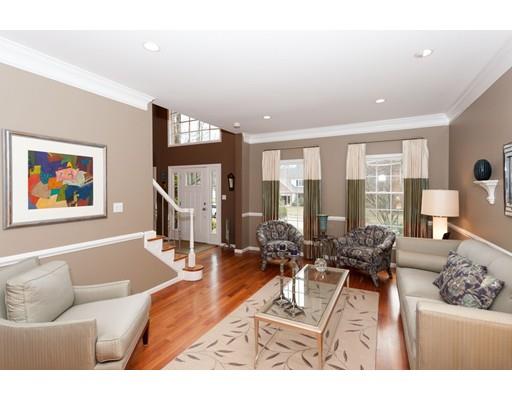 10 Windsor Dr