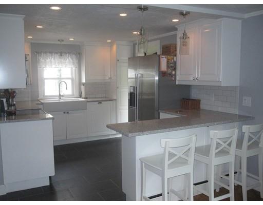 2 Crickett Ln